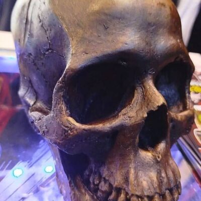 Calavera de ceramica al frio