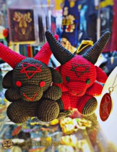 Peluche DIABLO hecho en crochet