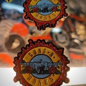 pin metalico de guns n roses