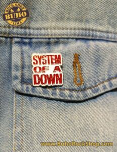 pin metalico SYSTEM OF A DOWN